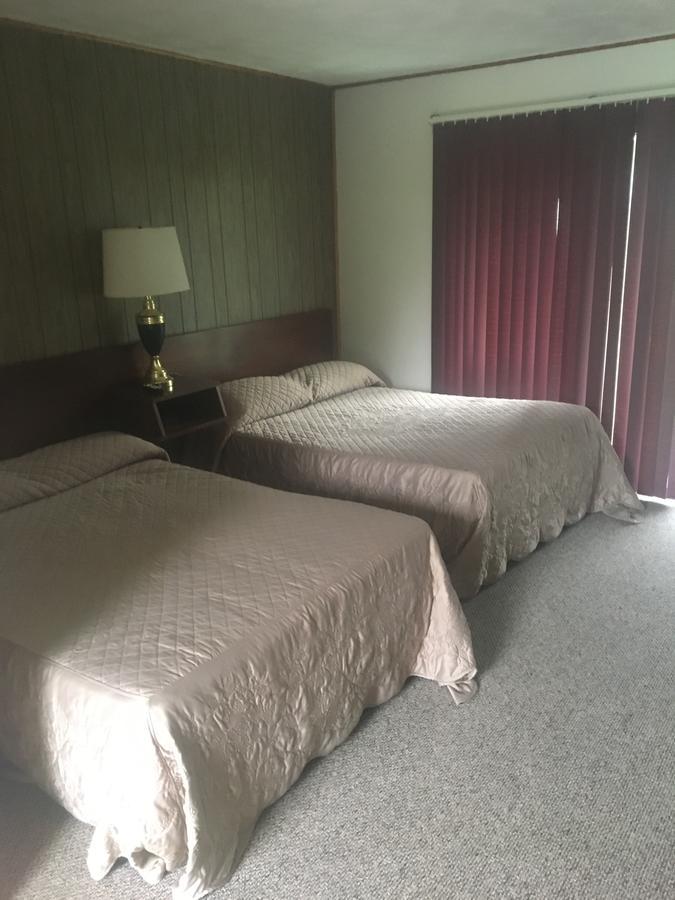 Michael Dee'S Motel East Durham Экстерьер фото