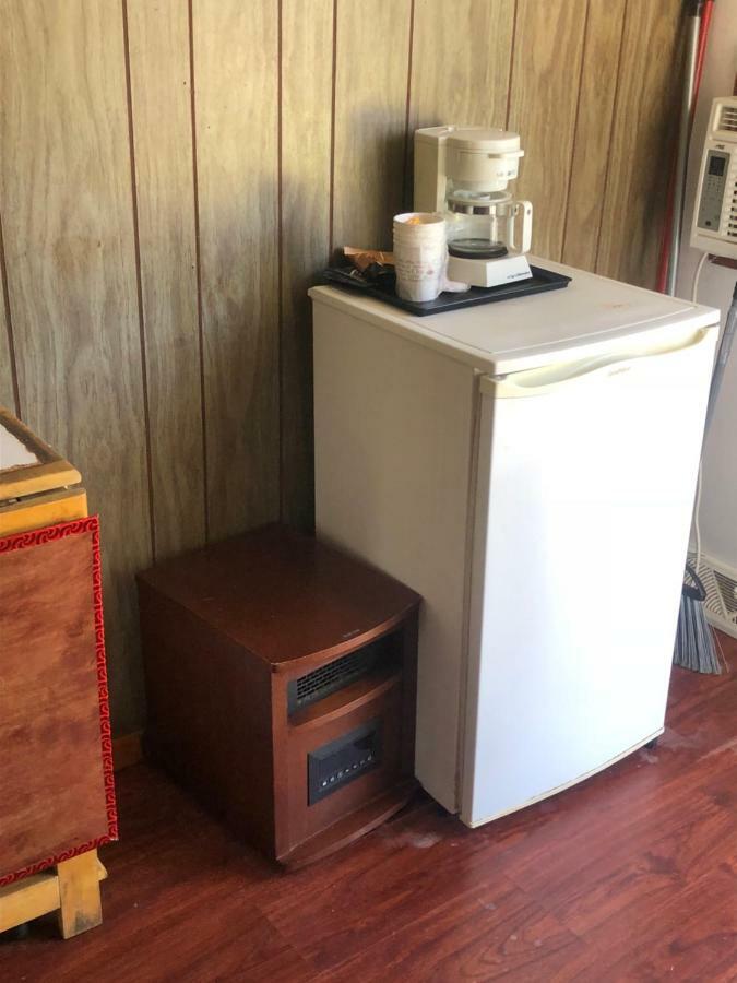 Michael Dee'S Motel East Durham Экстерьер фото