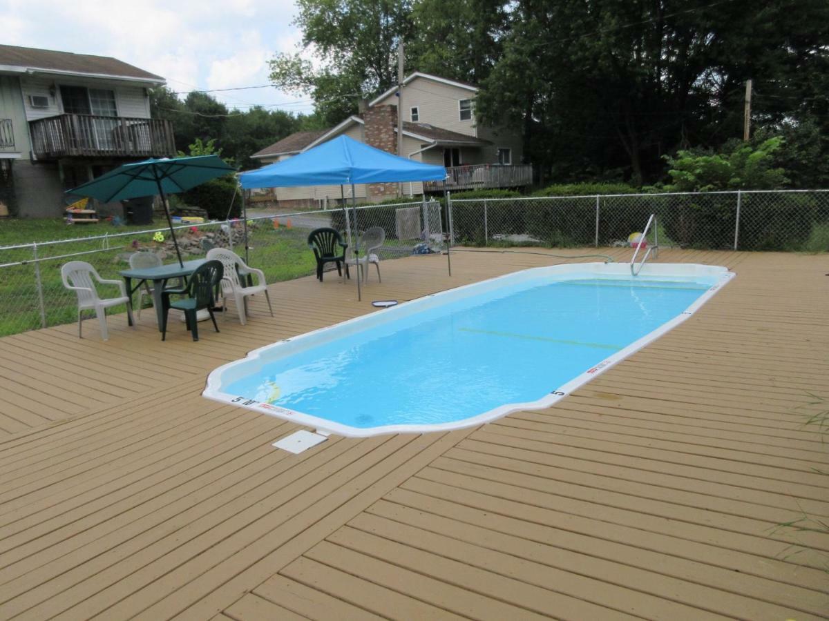 Michael Dee'S Motel East Durham Экстерьер фото